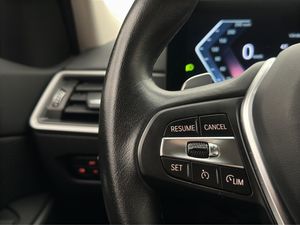 BMW 330 bild 12
