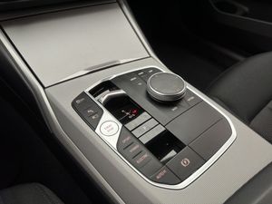 BMW 330 bild 16