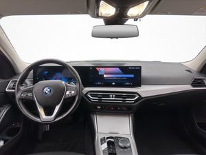 BMW 330 bild 11