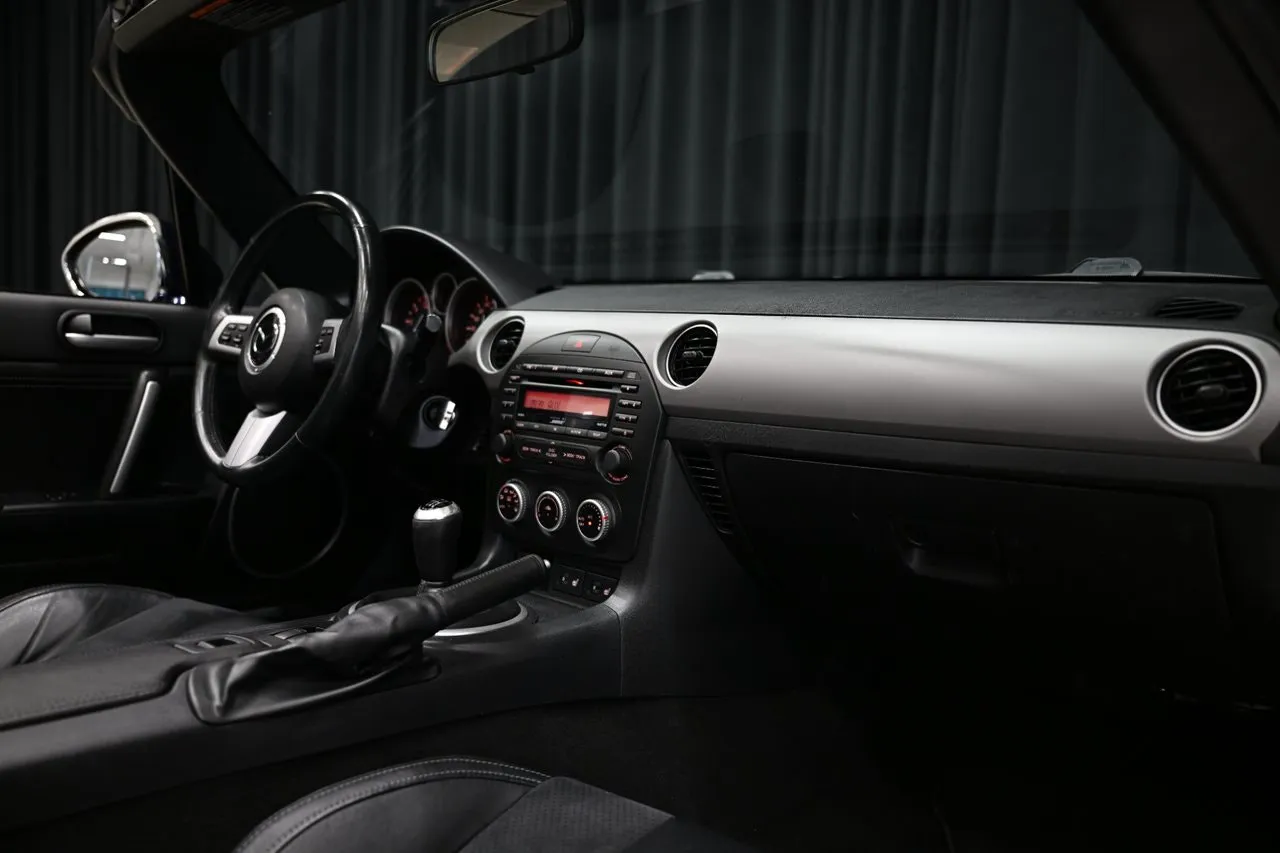 Vehicle image 22