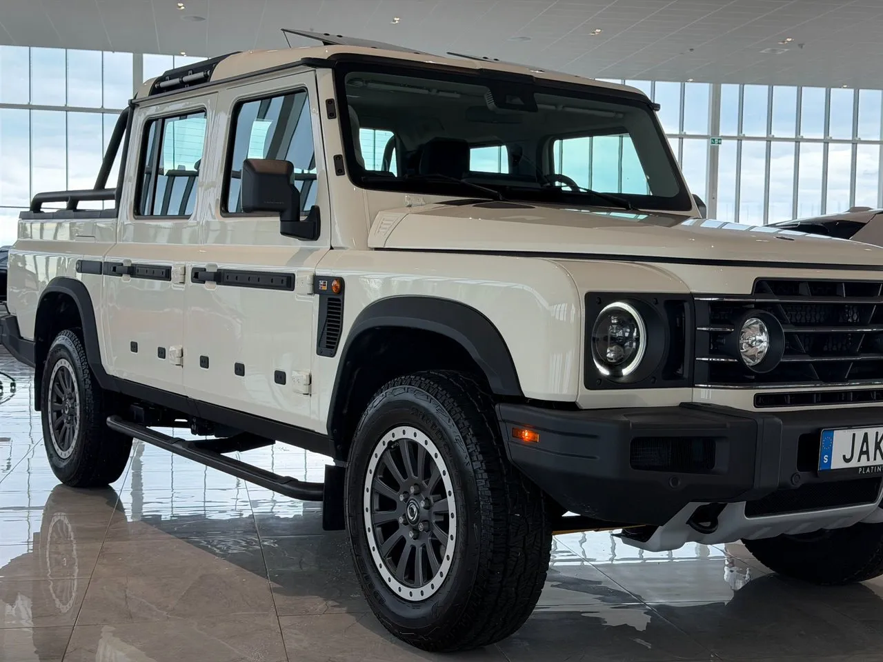 Vehicle image 19