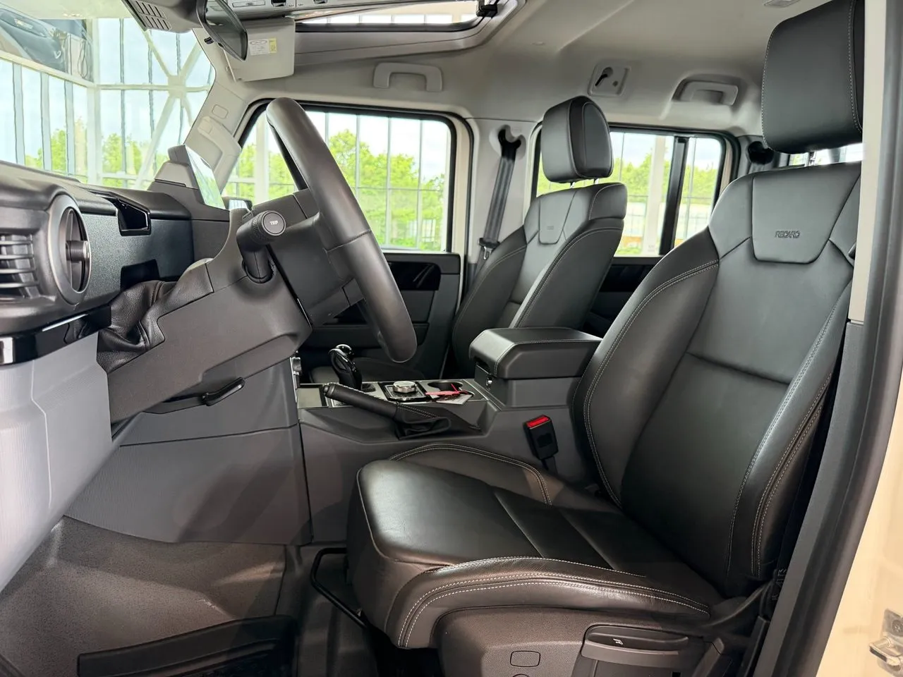 Vehicle image 9