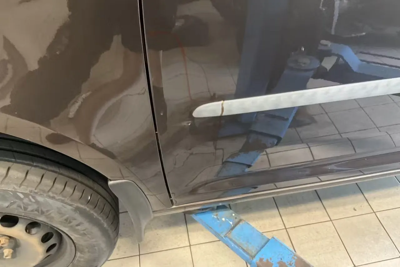 Vehicle image 22