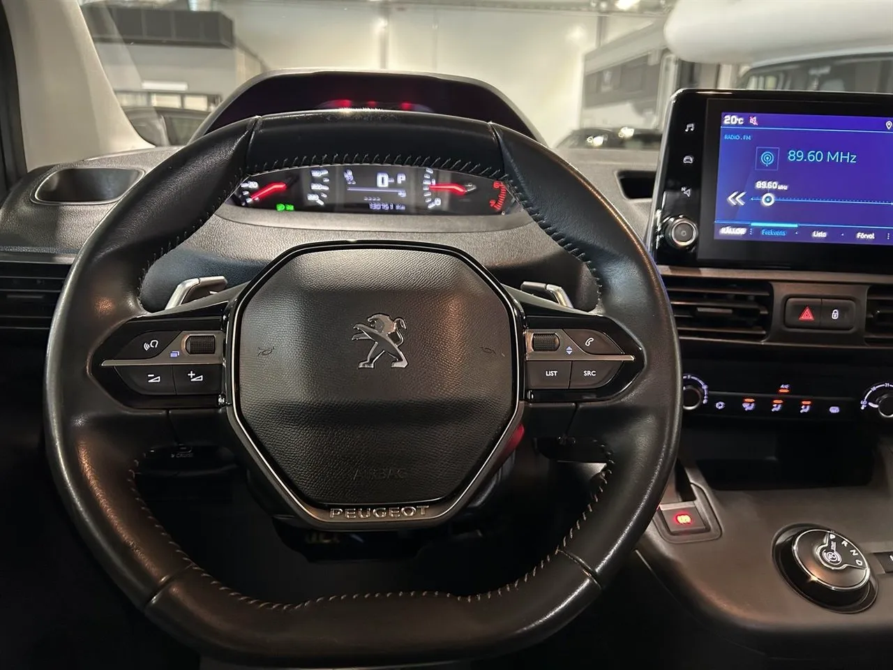 Vehicle image 25