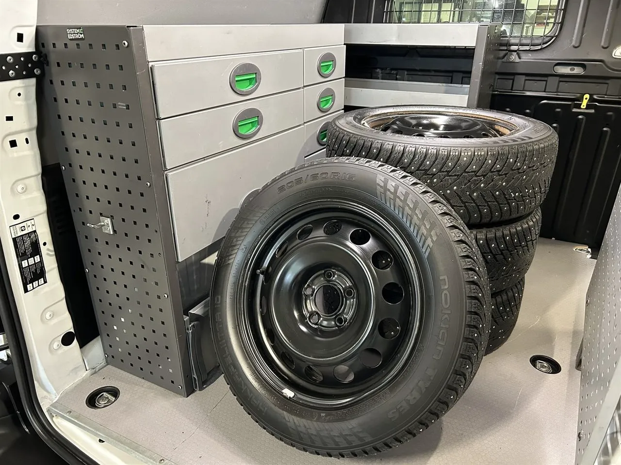 Vehicle image 13