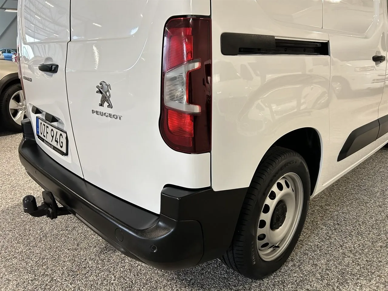 Vehicle image 7