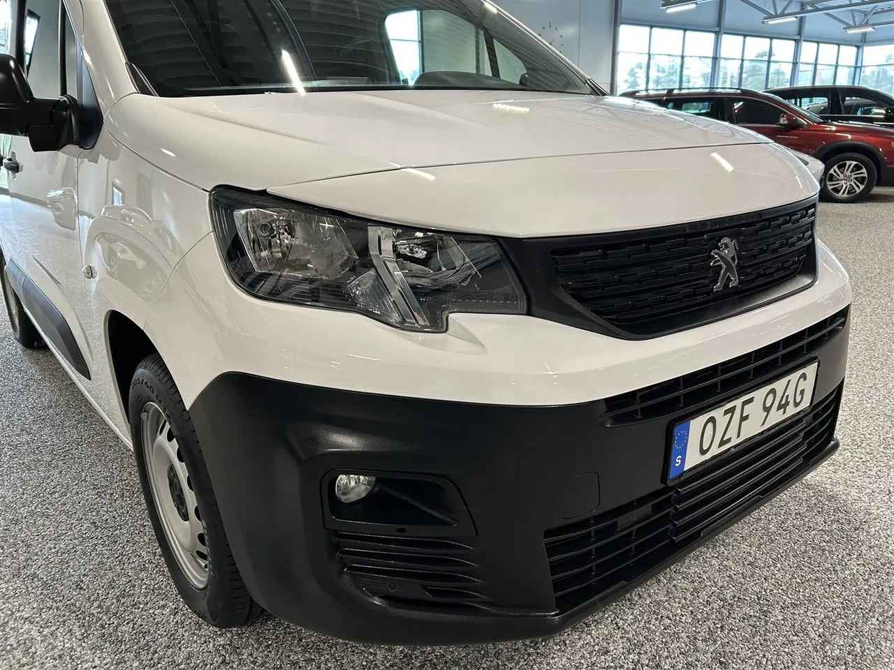 Vehicle image 5