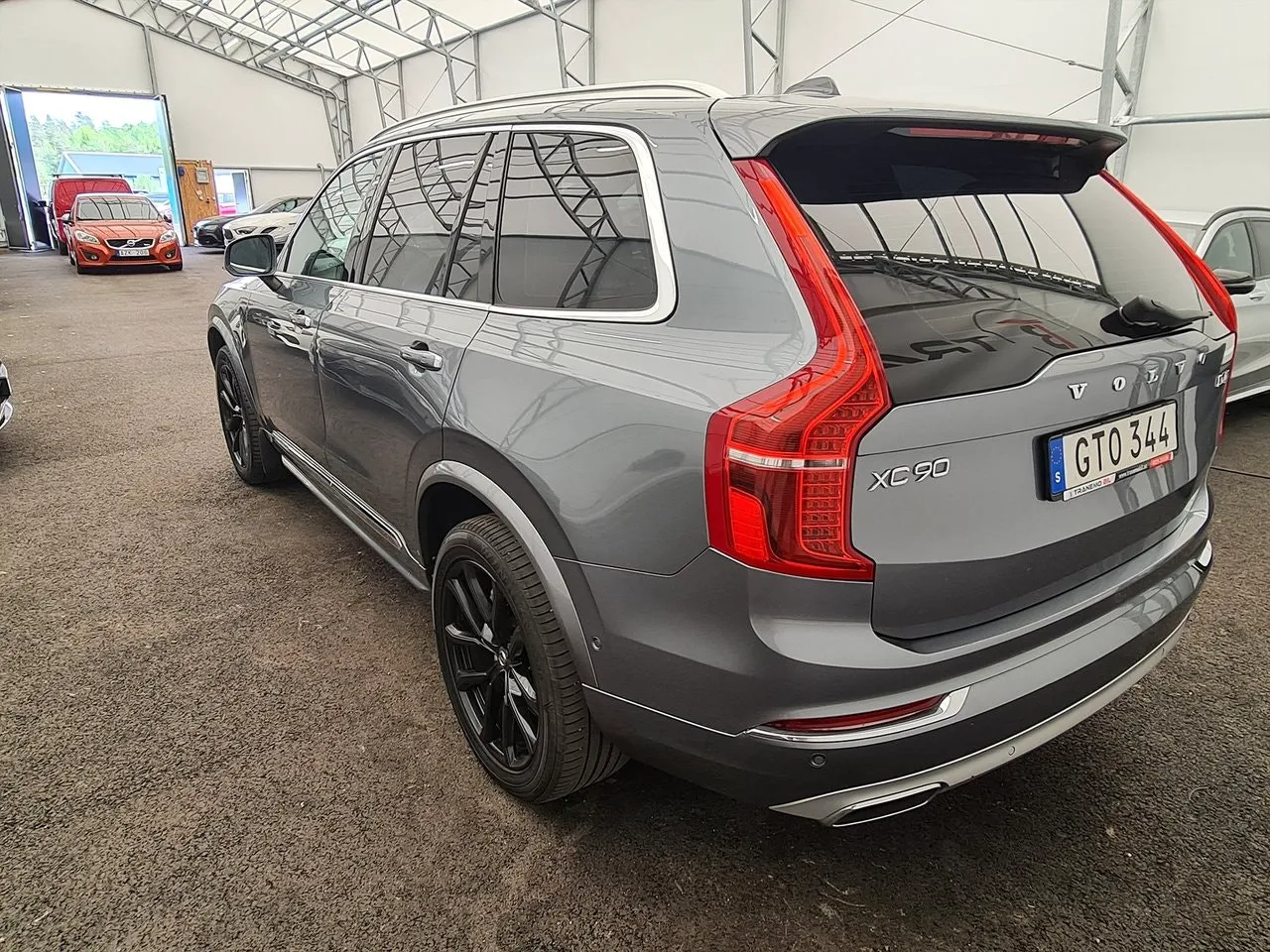 Vehicle image 6