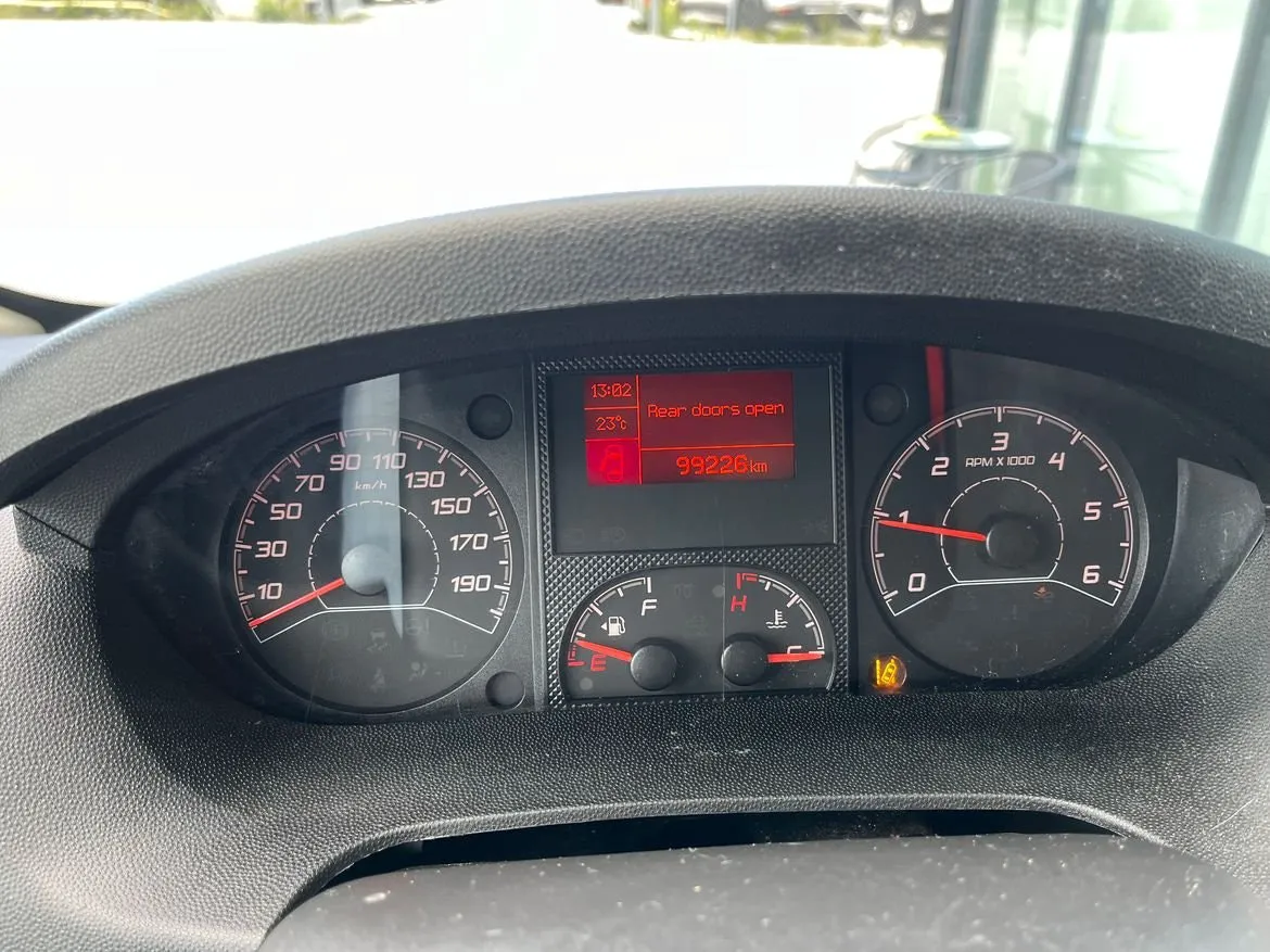Vehicle image 13