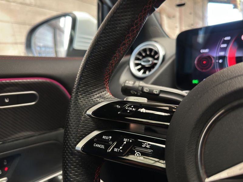 Mercedes GLA250 bild 16