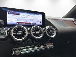 Mercedes GLA250 bild 17