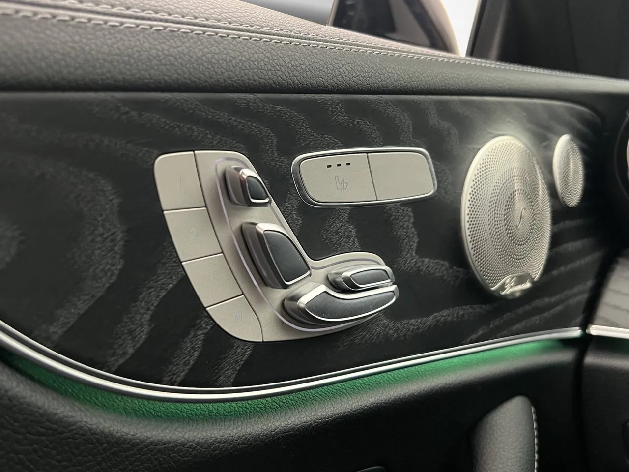 Vehicle image 29