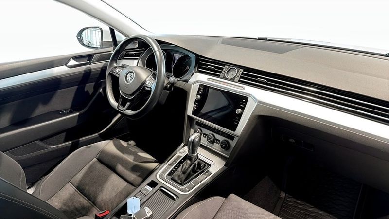 Volkswagen Passat bild 12