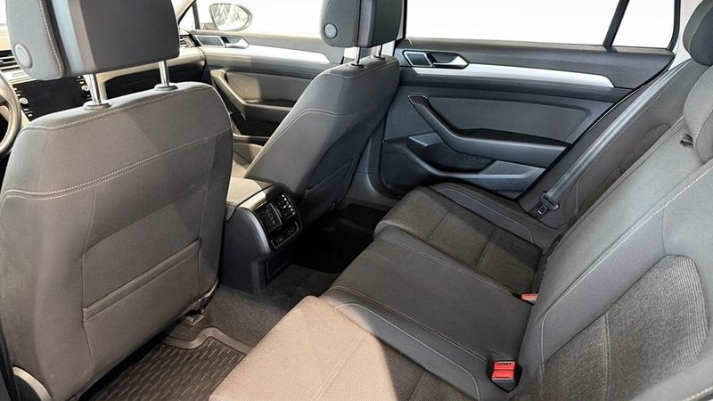 Volkswagen Passat bild 13