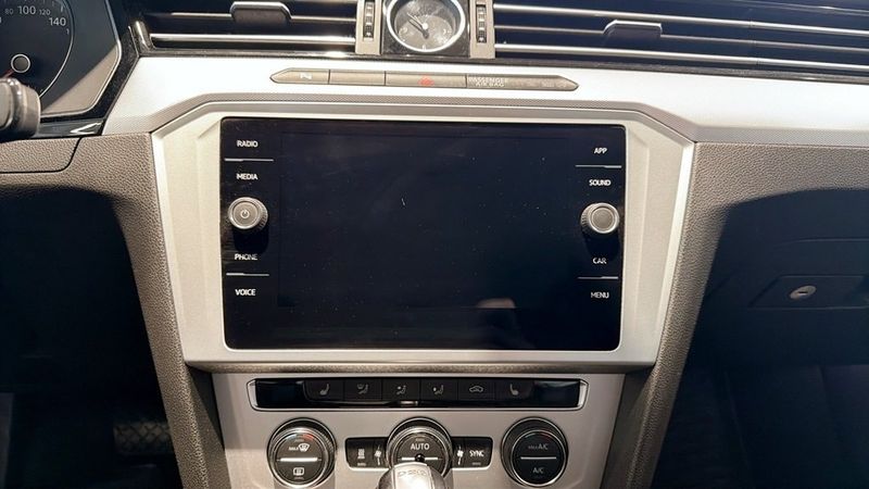 Volkswagen Passat bild 10