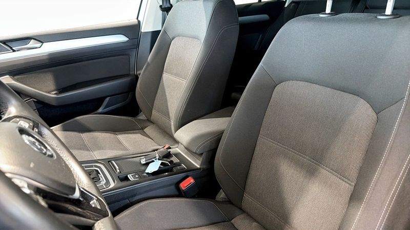 Volkswagen Passat bild 9