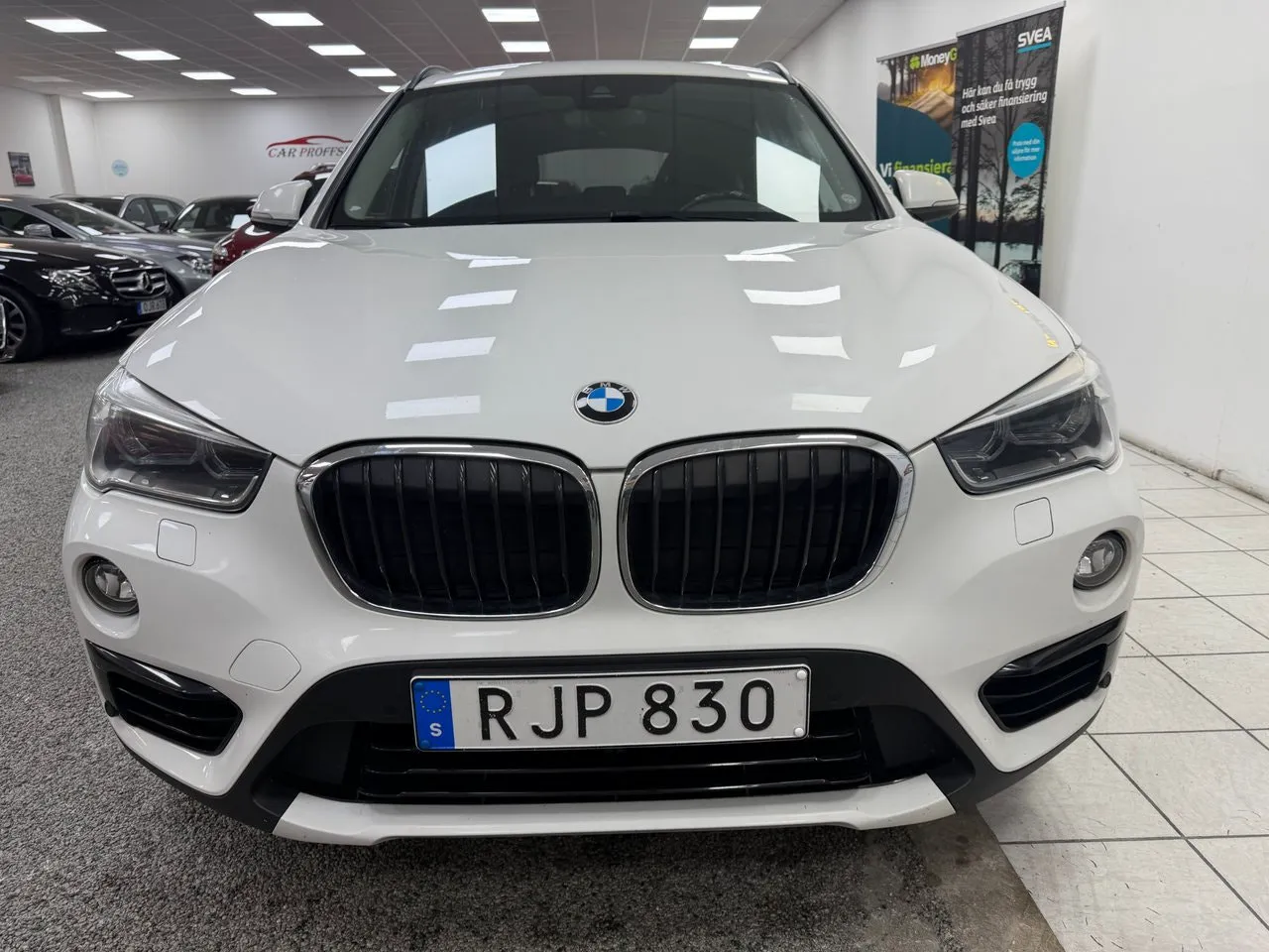 Vehicle image 18