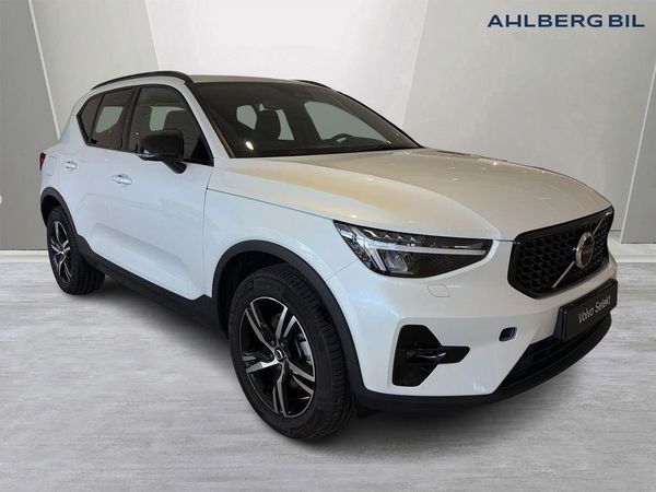 Volvo XC40 B3 FWD Bensin Plus Dark, Klimatpaket, Förarstö... - 2025