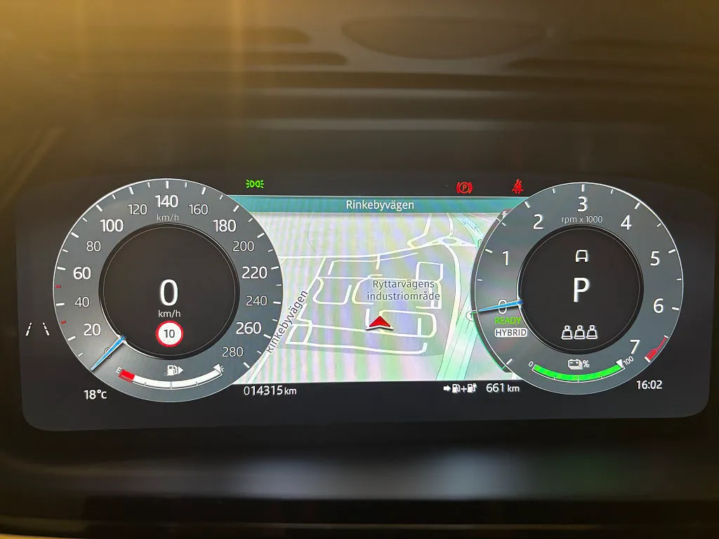 Vehicle image 10