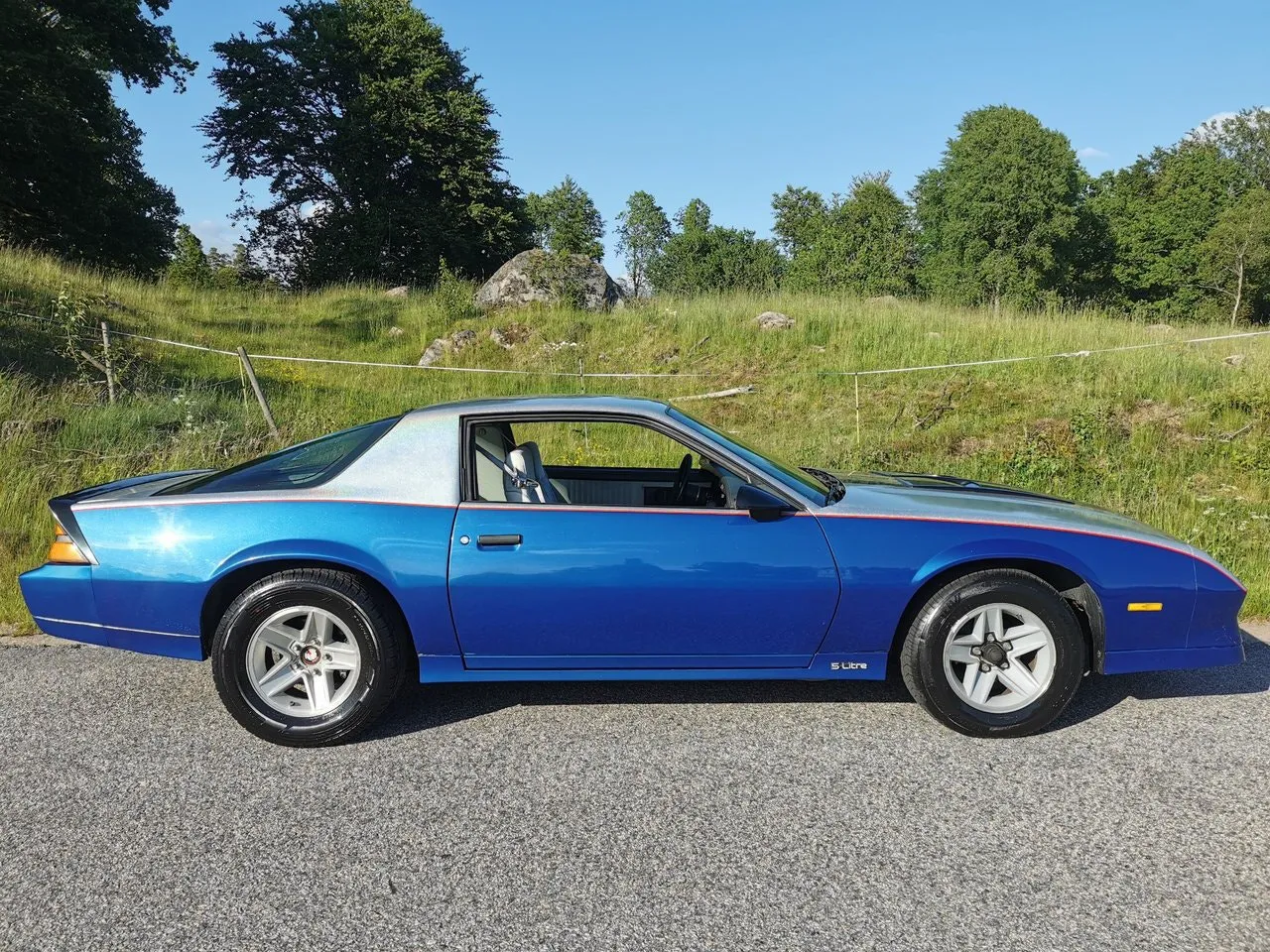 Vehicle image 24
