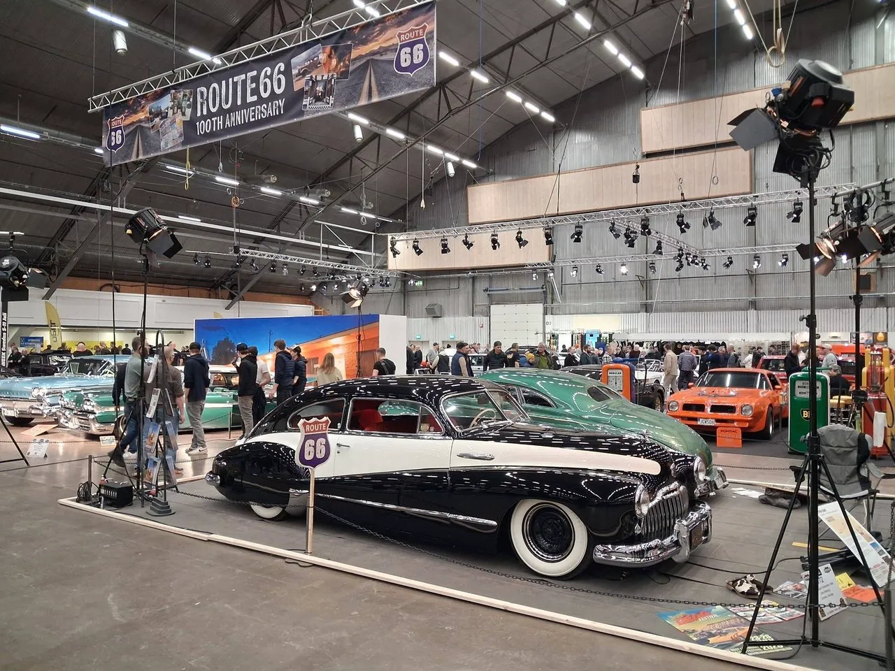 Vehicle image 33