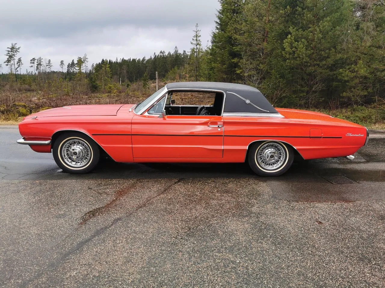 Vehicle image 32