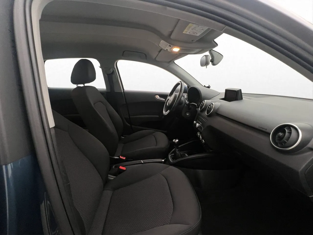Vehicle image 11