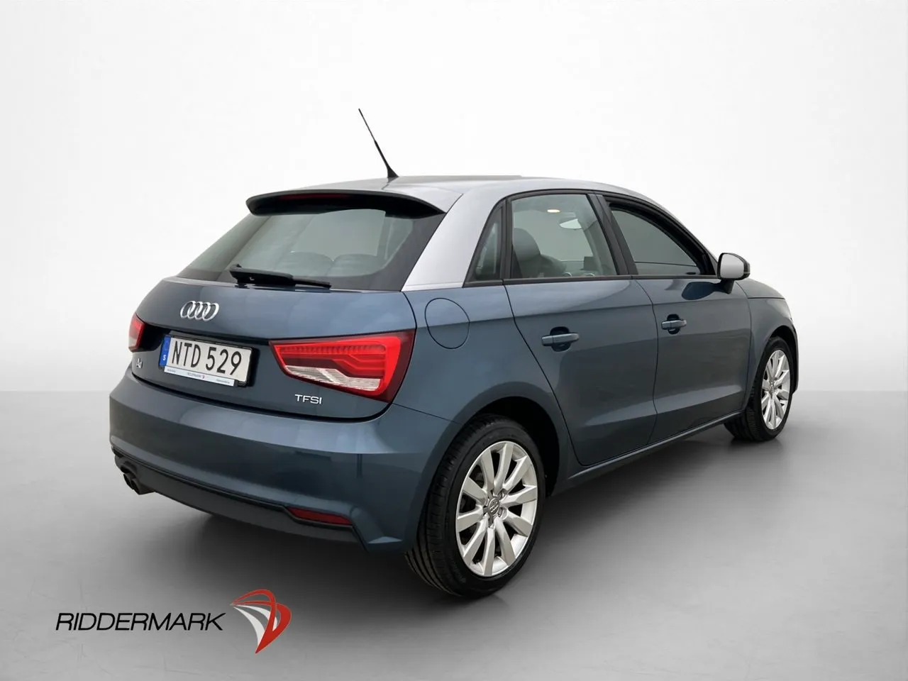 Vehicle image 7