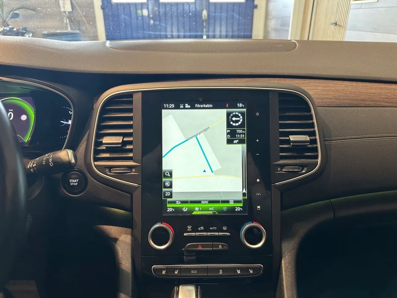 Vehicle image 14