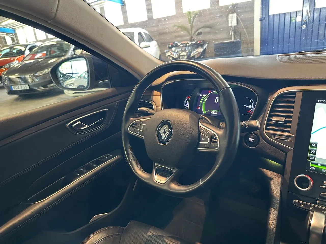 Vehicle image 12