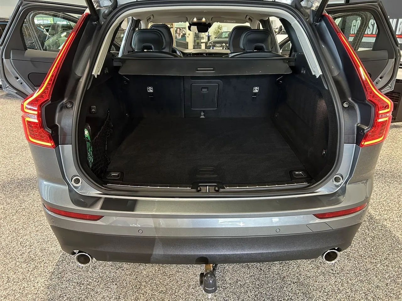 Vehicle image 14