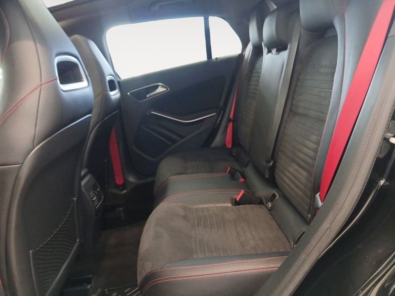 Mercedes CLA45 AMG bild 14