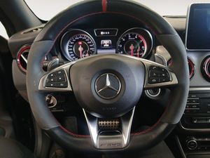 Mercedes CLA45 AMG bild 13