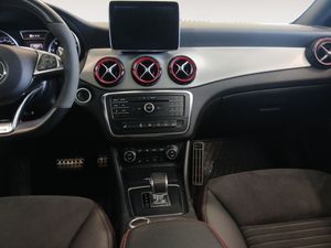 Mercedes CLA45 AMG bild 11