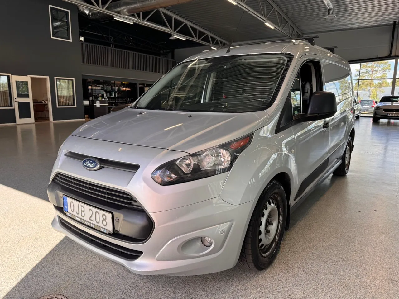 Vehicle image 6