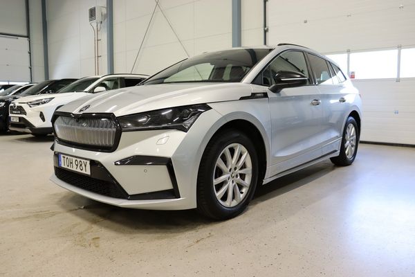 Skoda Enyaq iV80x Sportline B-Kamera Canton Keyless 1-Ägare 265hk - 2023