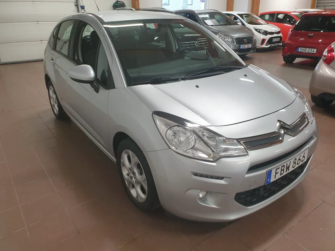 Vehicle image 4