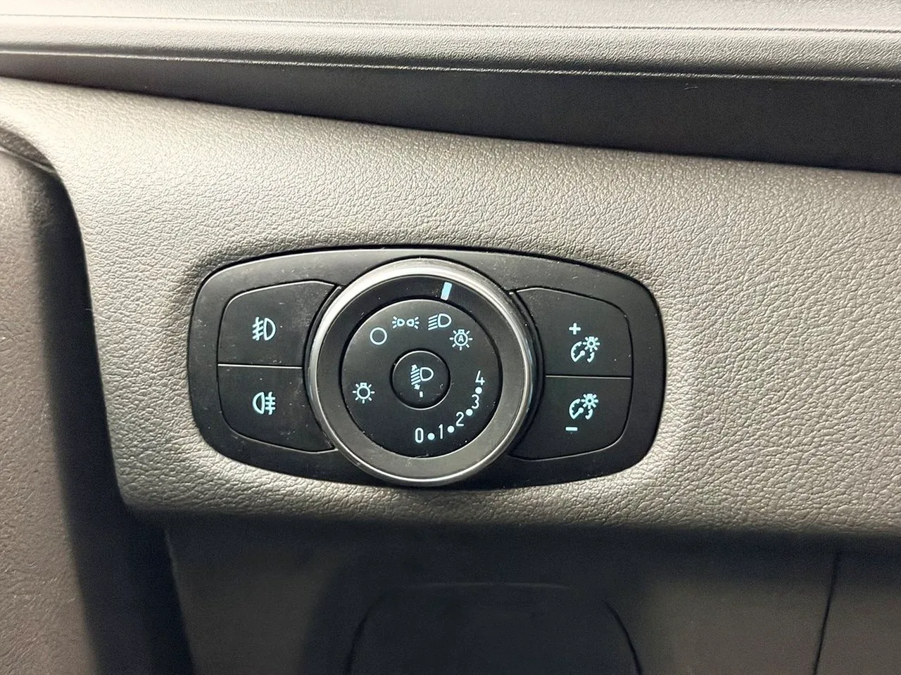 Vehicle image 24
