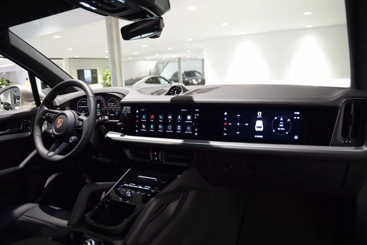 Vehicle image 20