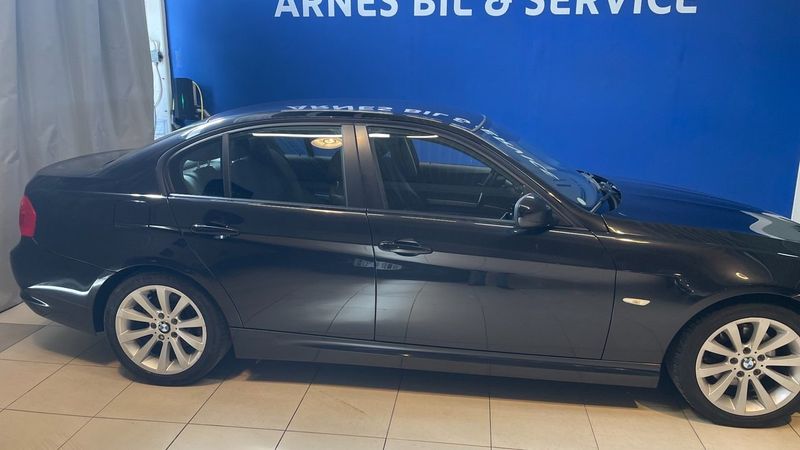 BMW 320 bild 2