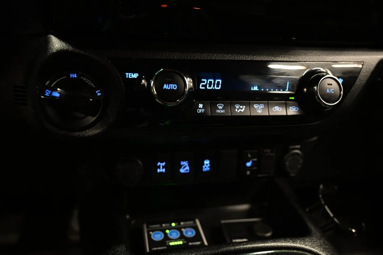 Vehicle image 28