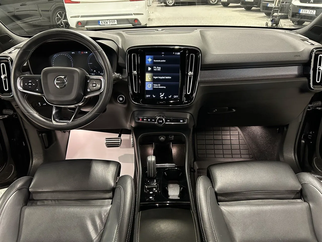 Vehicle image 19