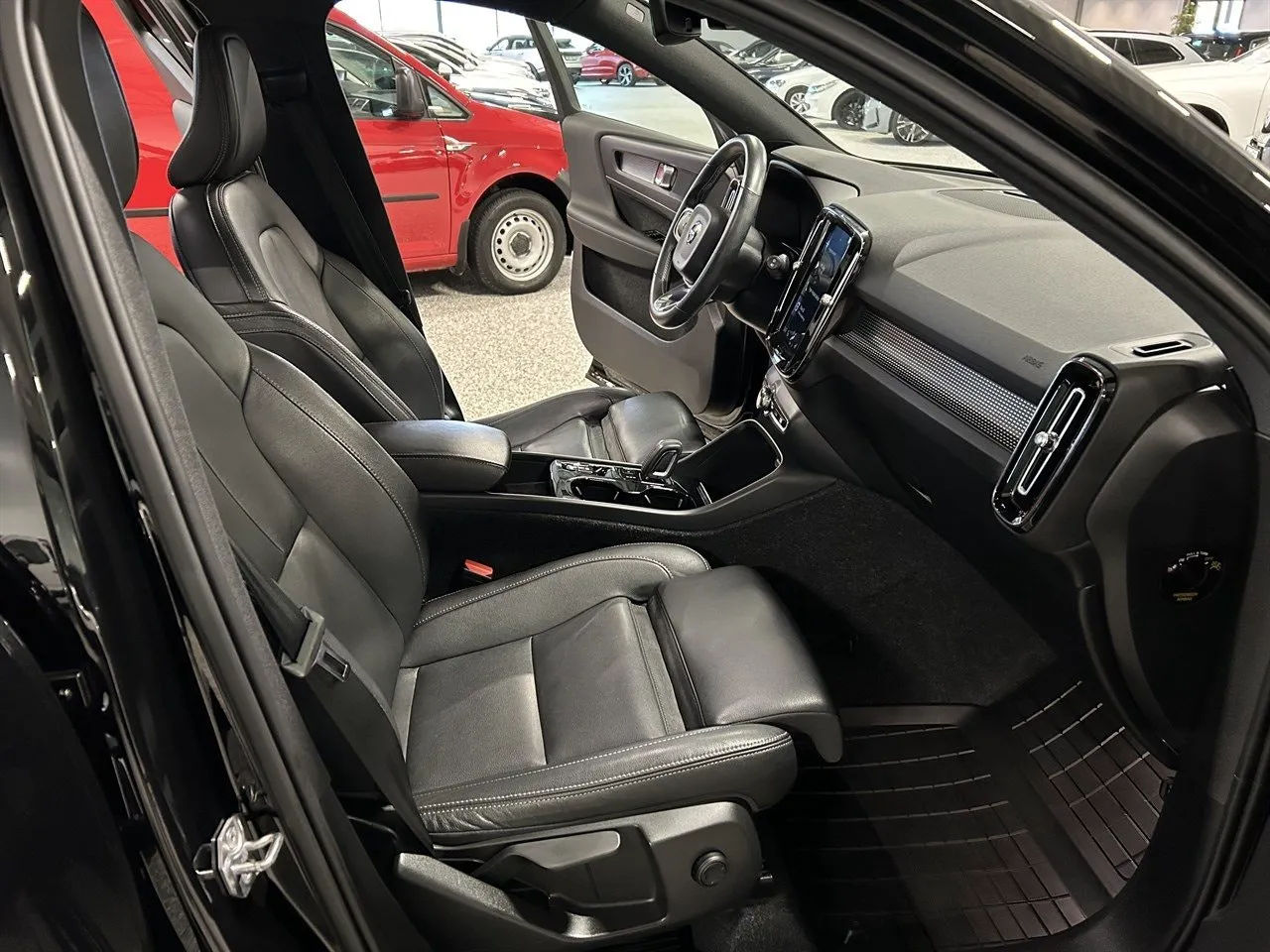 Vehicle image 18