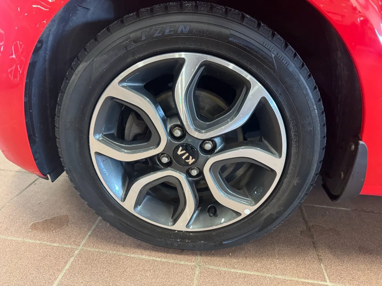 Vehicle image 11