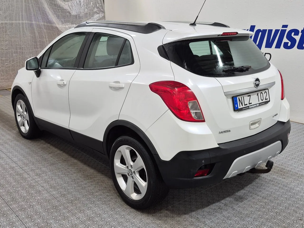 Vehicle image 4