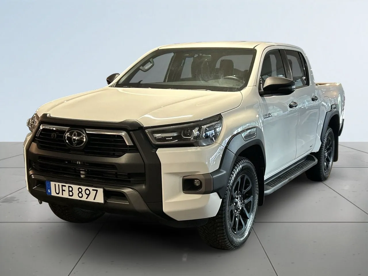 Vehicle image 15