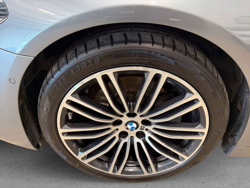 BMW 520 bild 8