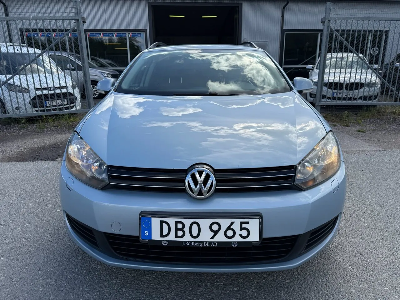 Vehicle image 7