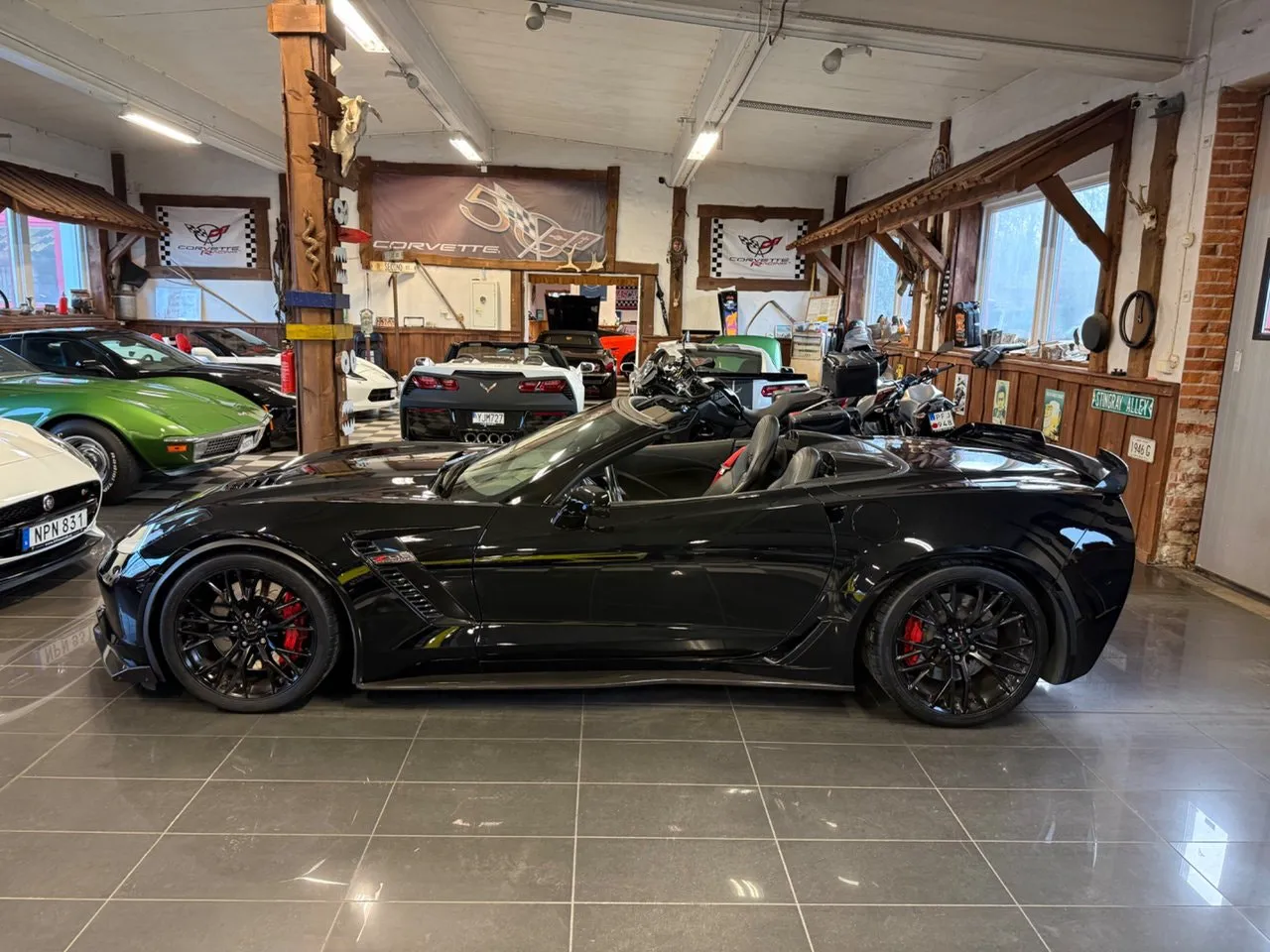 Vehicle image 13