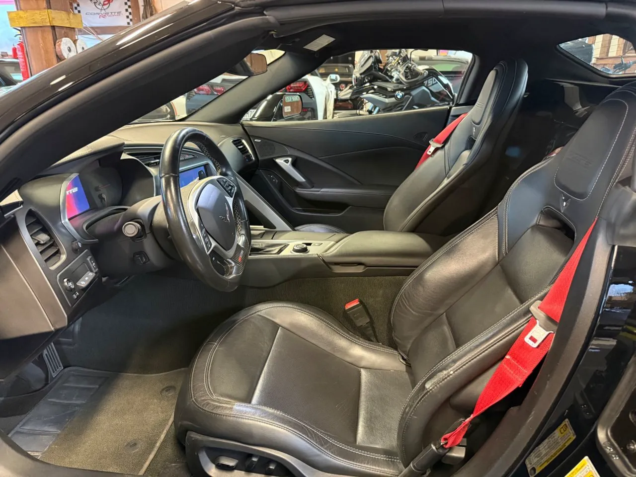 Vehicle image 16
